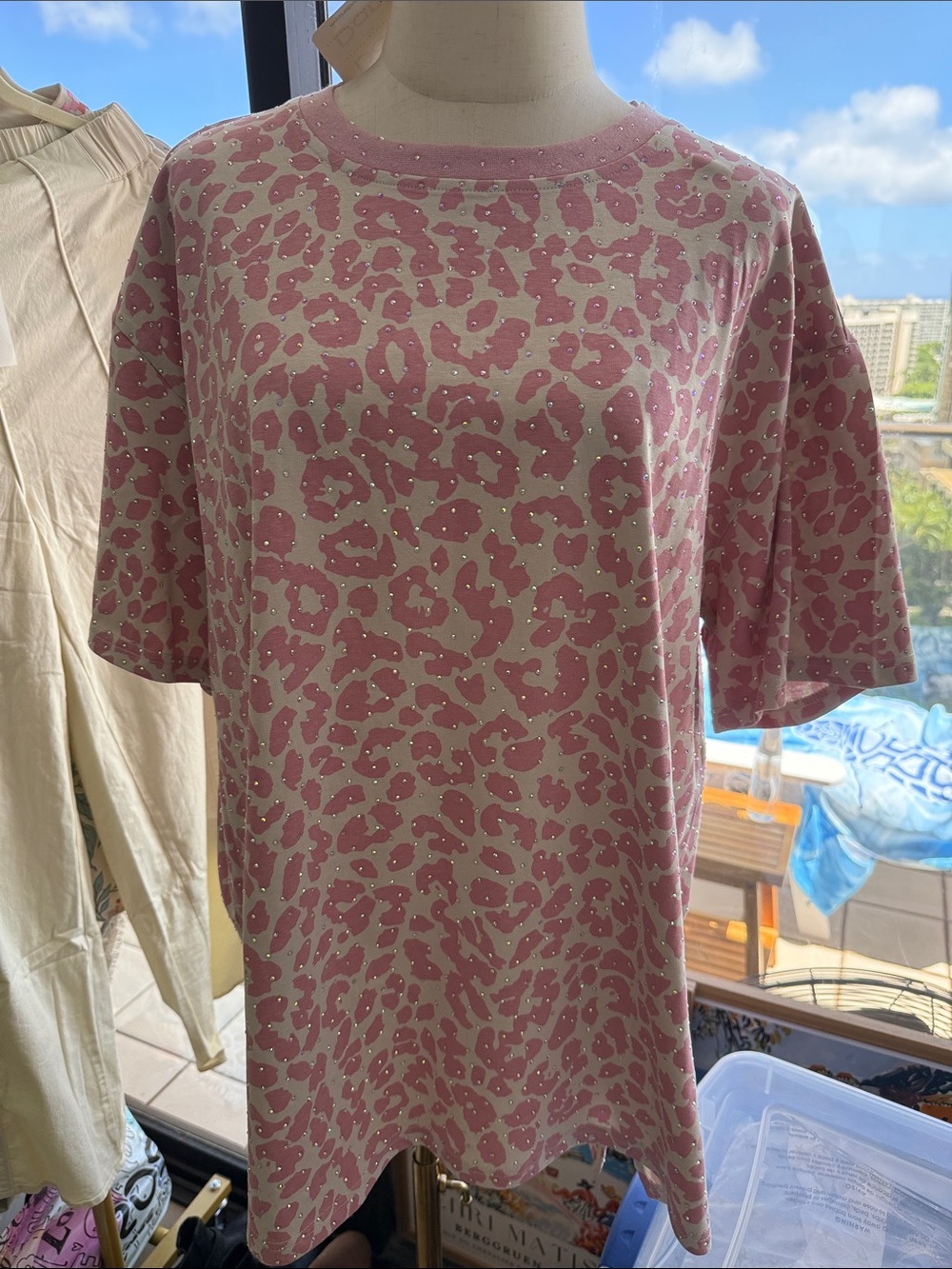 DAVI & DANI Pink Leopard Print Short Sleeve Tee - Picture 2 of 4